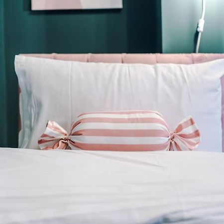 5 Bed Salford Sanctuary Retreat Villa Manchester Exteriör bild