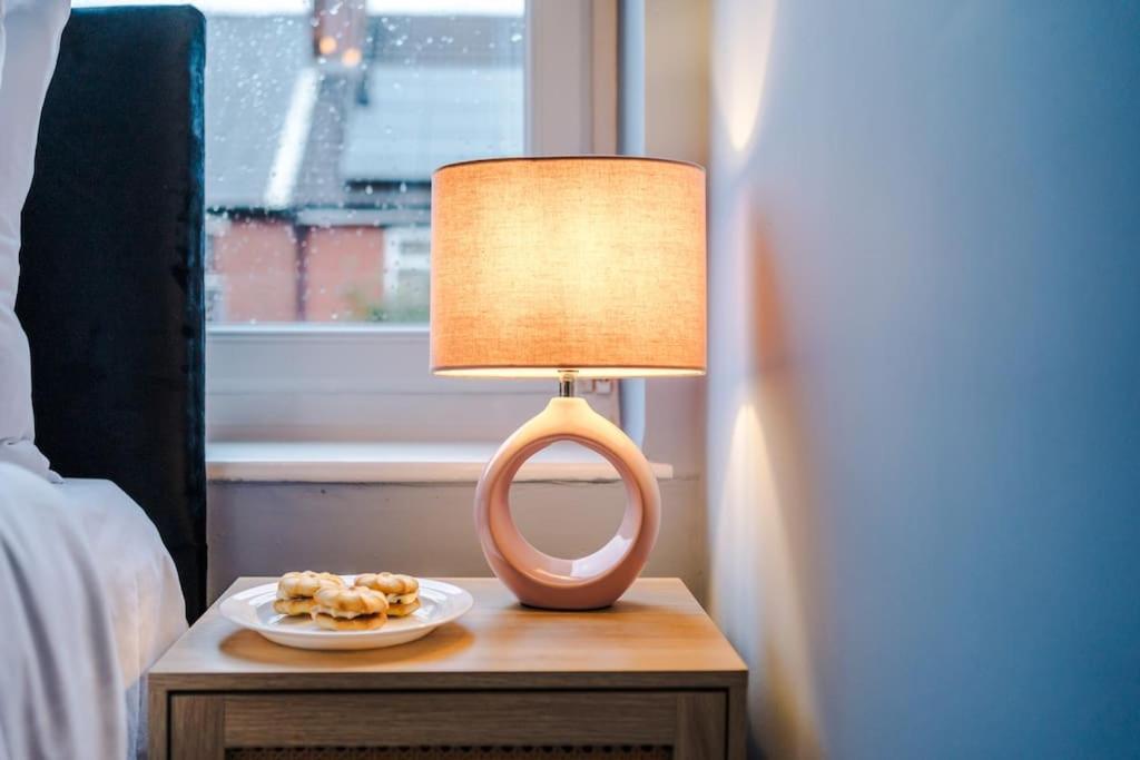 5 Bed Salford Sanctuary Retreat Villa Manchester Exteriör bild