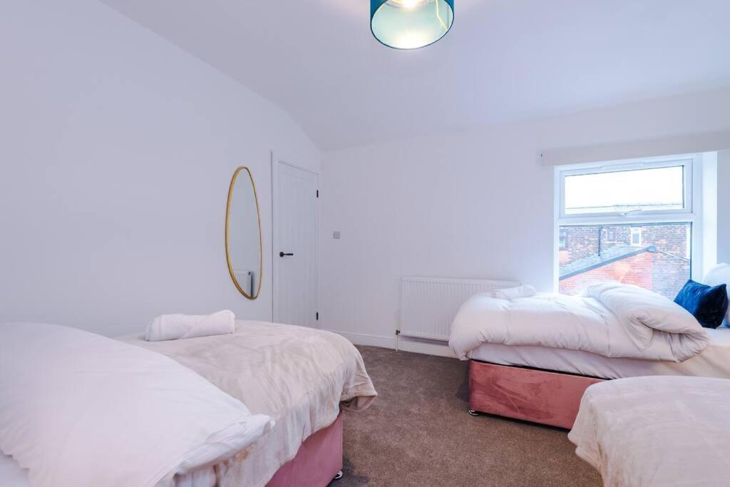 5 Bed Salford Sanctuary Retreat Villa Manchester Exteriör bild