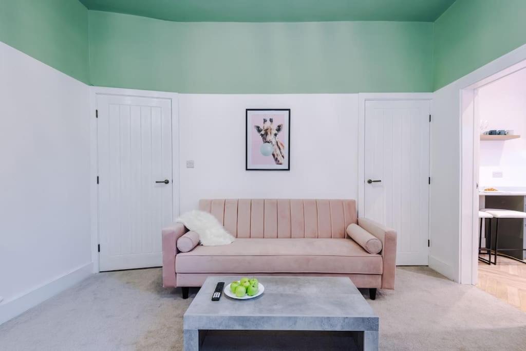 5 Bed Salford Sanctuary Retreat Villa Manchester Exteriör bild