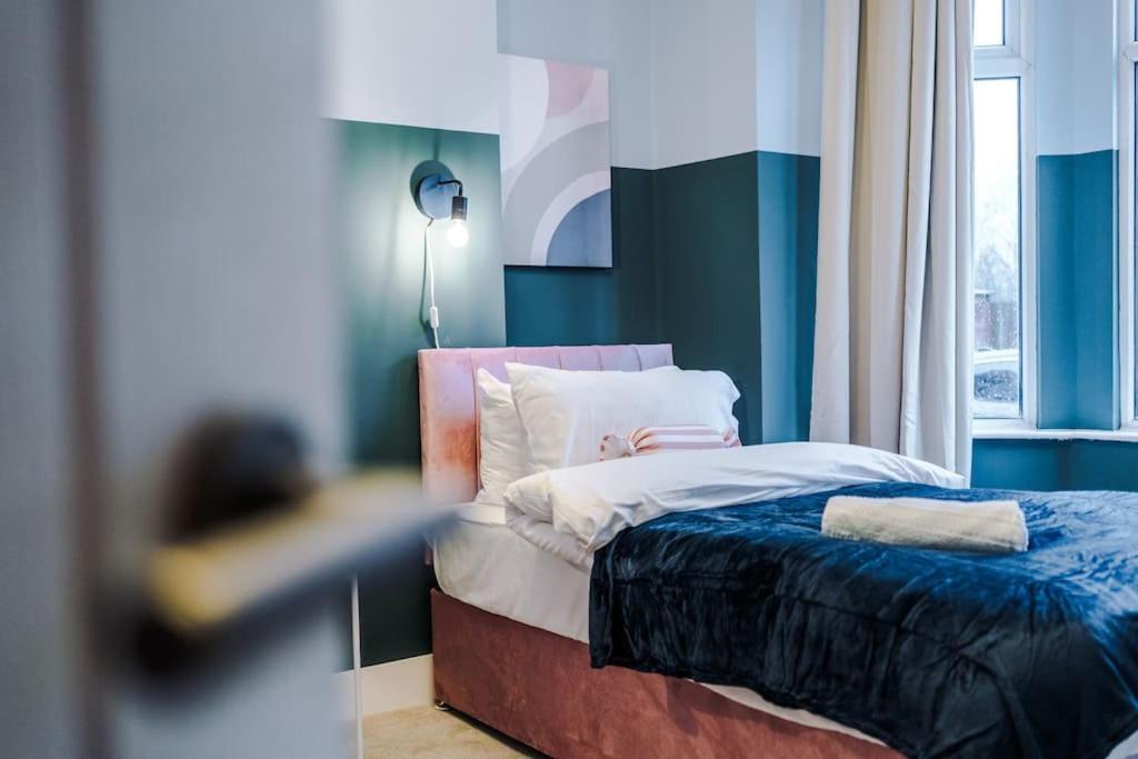 5 Bed Salford Sanctuary Retreat Villa Manchester Exteriör bild