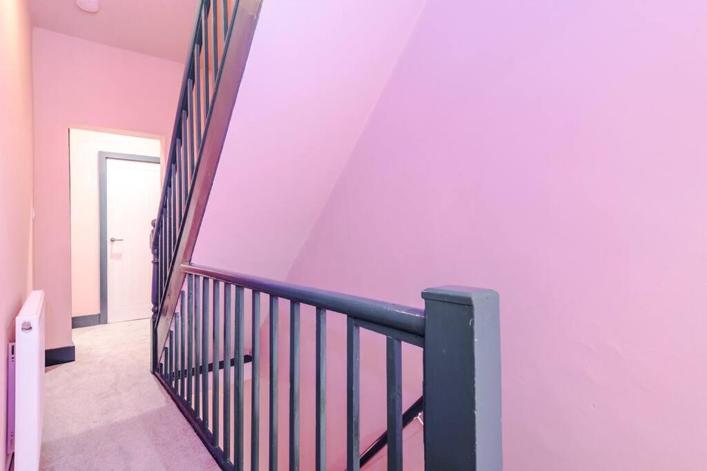 5 Bed Salford Sanctuary Retreat Villa Manchester Exteriör bild