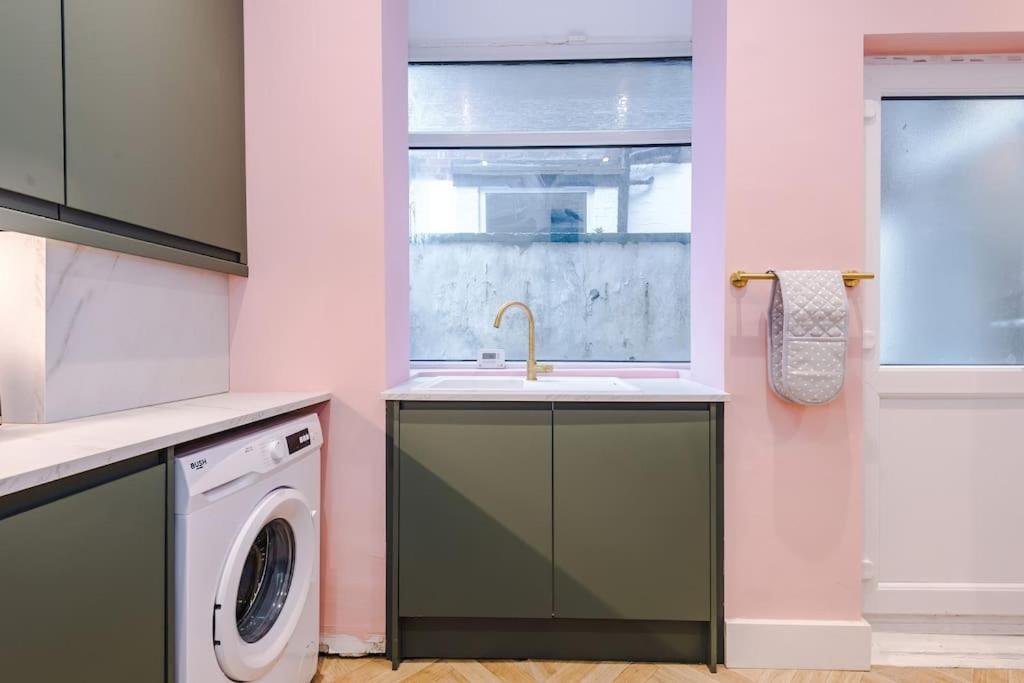 5 Bed Salford Sanctuary Retreat Villa Manchester Exteriör bild