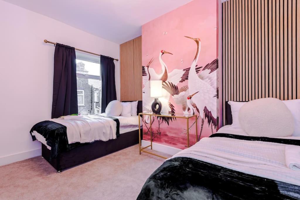 5 Bed Salford Sanctuary Retreat Villa Manchester Exteriör bild